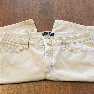 Lee Riders Mid Rise Bermuda Shorts Size 16
Khaki 5 pocket Fly Front